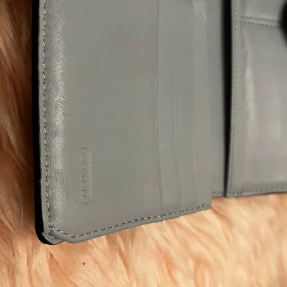 Coach Leather Wallet - Picture 4 of 5